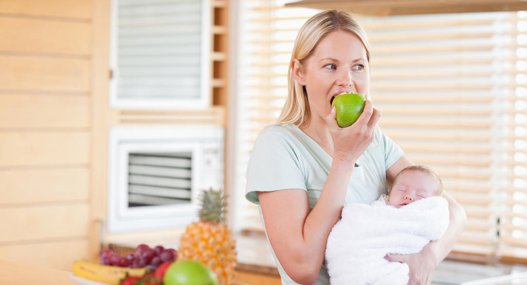 The Best And Healthy Snacks For Breastfeeding Moms